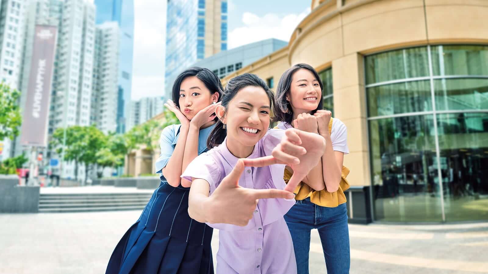 LIVE HAPPY - Cityplaza - 1